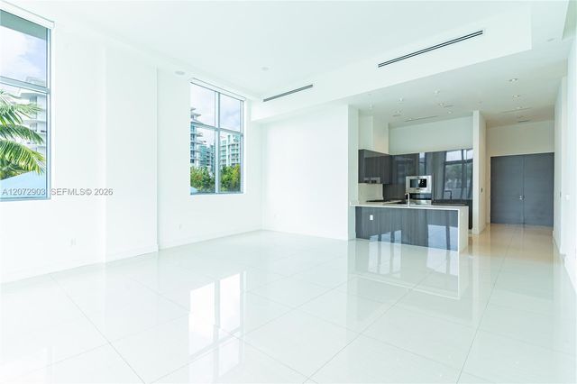 3250 NE 188th Street 101, Aventura, FL 33180