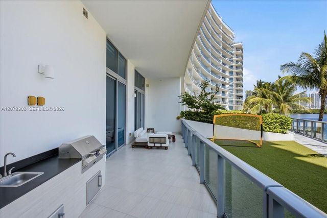 3250 NE 188th Street 101, Aventura, FL 33180