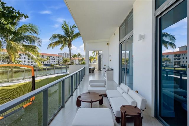 3250 NE 188th Street 101, Aventura, FL 33180