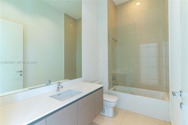3250 NE 188th Street 101, Aventura, FL 33180