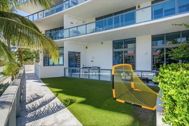 3250 NE 188th Street 101, Aventura, FL 33180