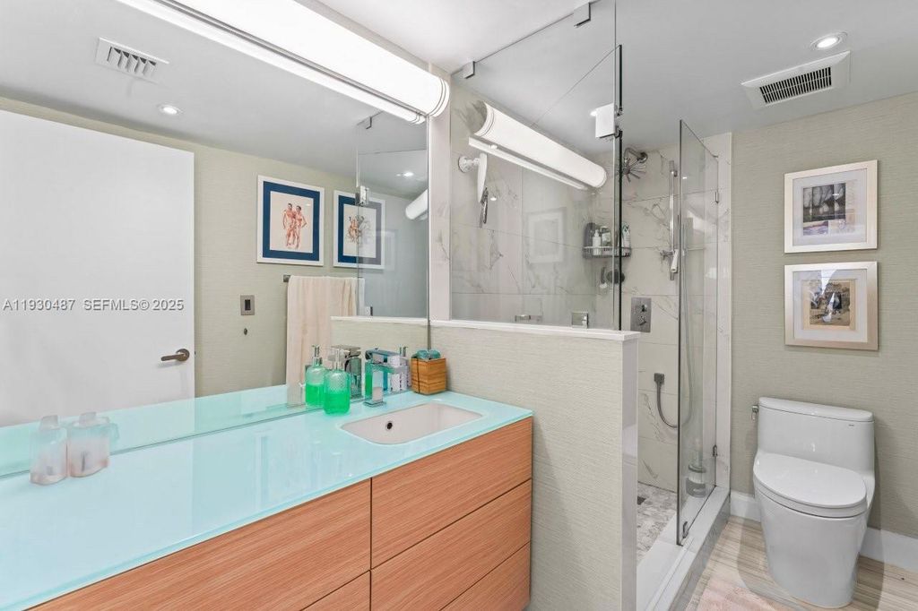 Image 12 of property listing at 1450 Lincoln Rd 307, Miami Beach, FL 33139