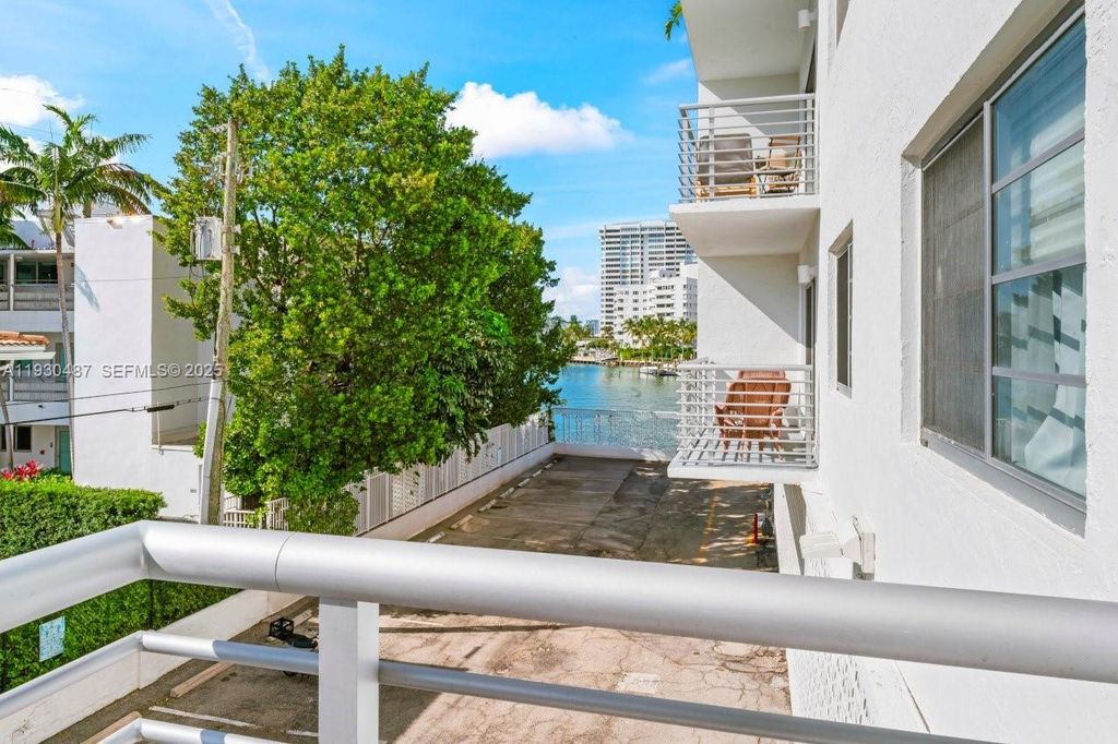 Image 15 of property listing at 1450 Lincoln Rd 307, Miami Beach, FL 33139