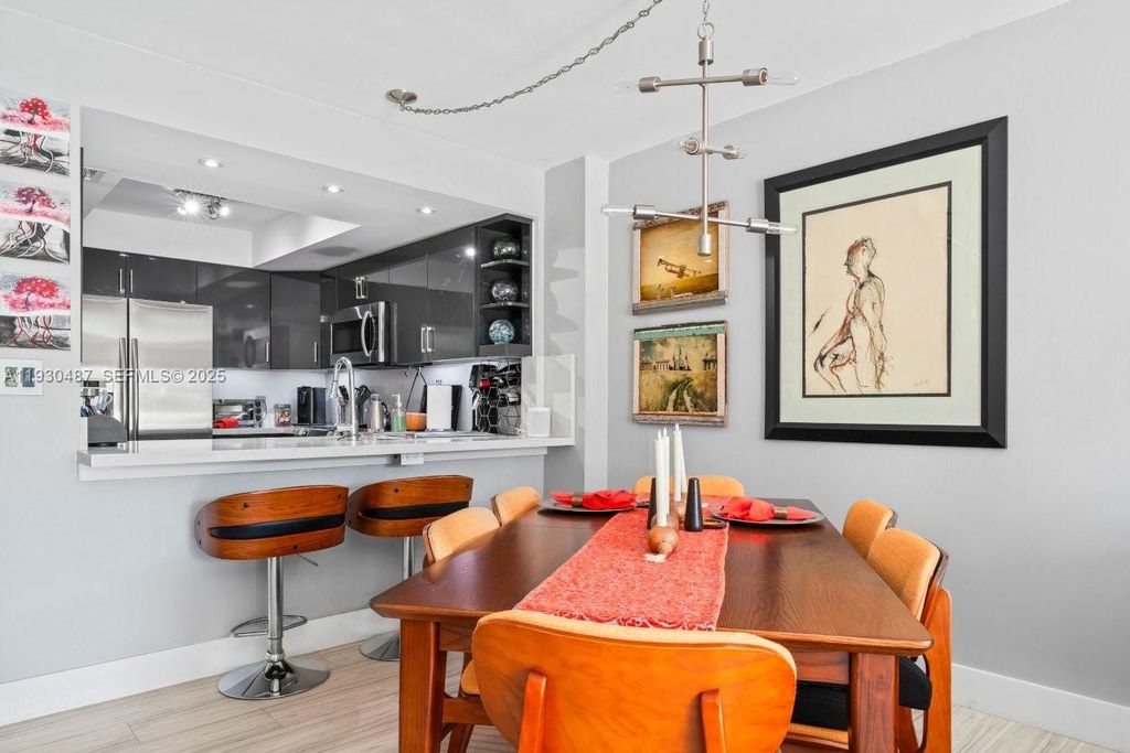 Image 5 of property listing at 1450 Lincoln Rd 307, Miami Beach, FL 33139