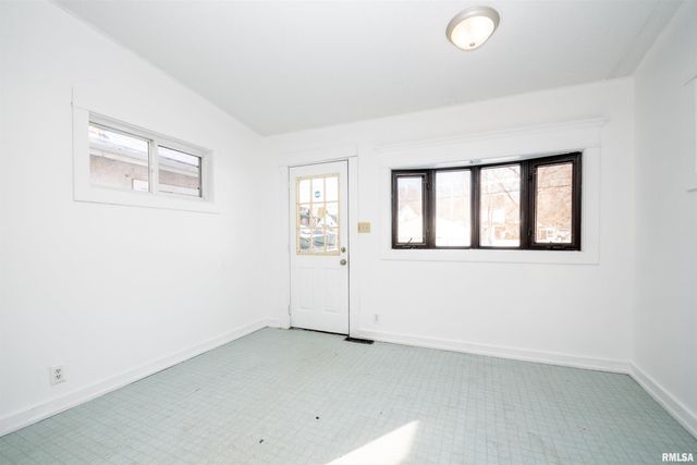 1713 W BARKER Avenue, Peoria, IL 61606