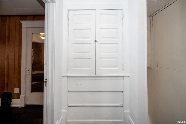 1713 W BARKER Avenue, Peoria, IL 61606