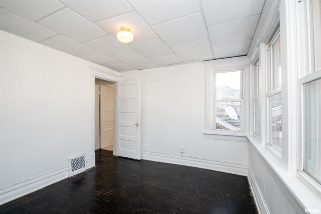 1713 W BARKER Avenue, Peoria, IL 61606