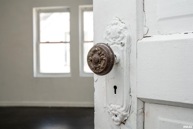 1713 W BARKER Avenue, Peoria, IL 61606