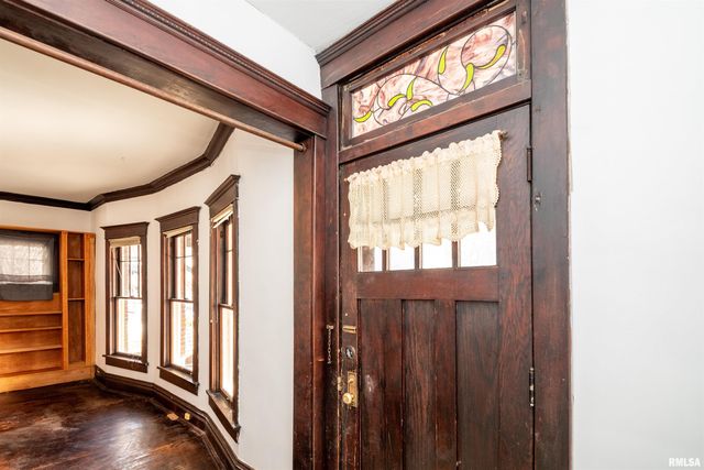 1713 W BARKER Avenue, Peoria, IL 61606