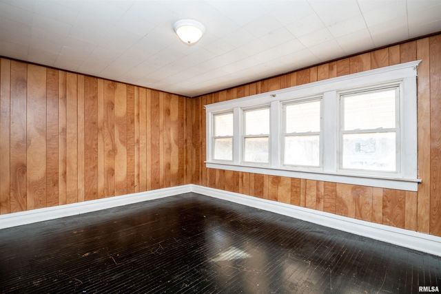 1713 W BARKER Avenue, Peoria, IL 61606