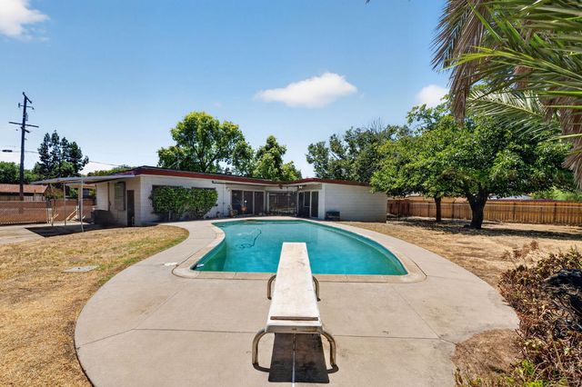 4535 E Fairmont Avenue, Fresno, CA 93276