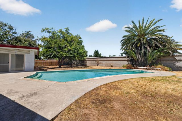 4535 E Fairmont Avenue, Fresno, CA 93276