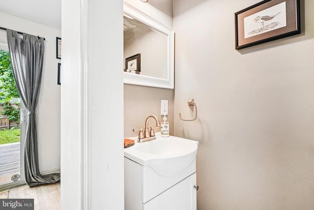 29 W WILLOW GROVE AVE, Philadelphia, PA 19118
