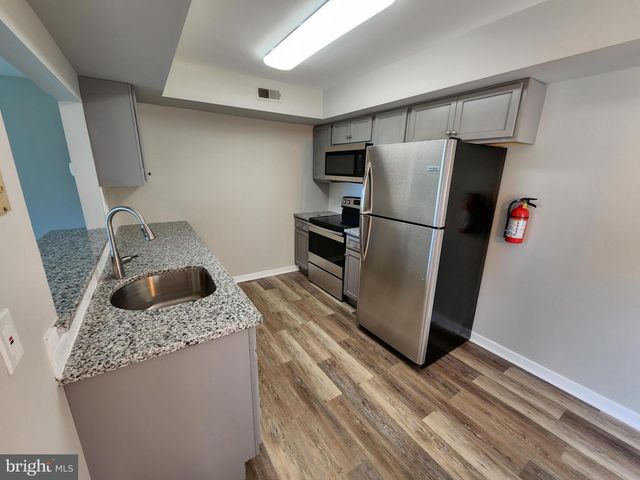 96 SANDRA RD, Voorhees, NJ 08043