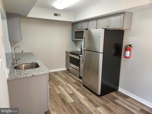 96 SANDRA RD, Voorhees, NJ 08043