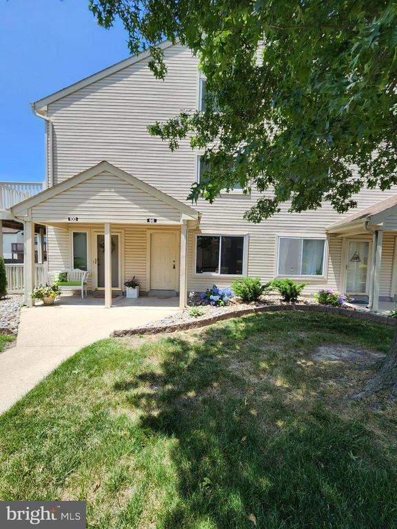 96 SANDRA RD, Voorhees, NJ 08043