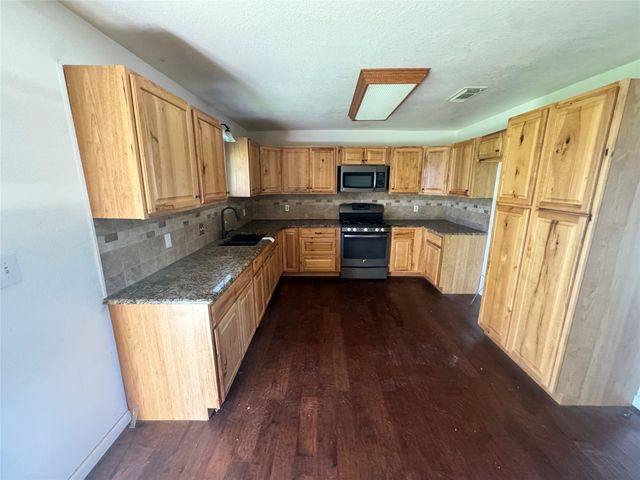 6909 Forbess Drive, Brownwood, TX 76801