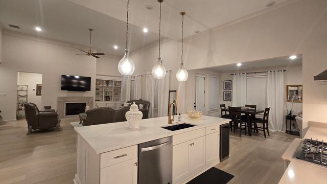 11200 SHELBY POST DR, Collierville, TN 38017
