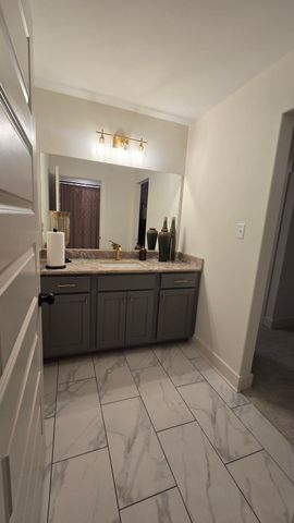 11200 SHELBY POST DR, Collierville, TN 38017