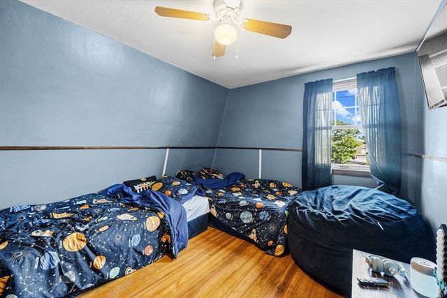 67 Hope St, Acushnet, MA 02743
