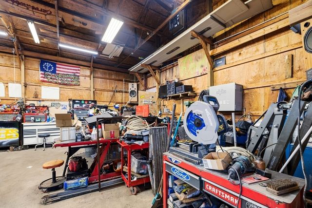 67 Hope St, Acushnet, MA 02743
