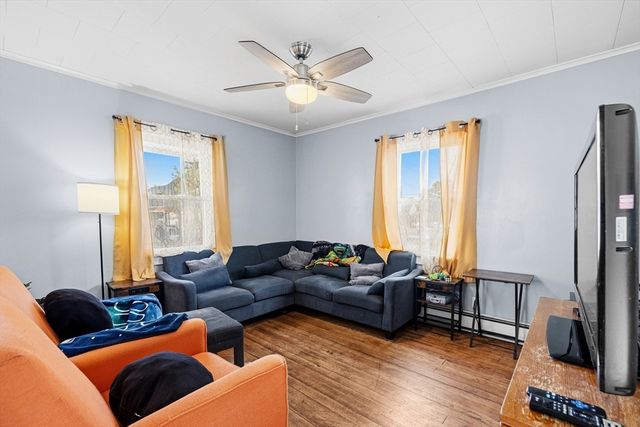 67 Hope St, Acushnet, MA 02743