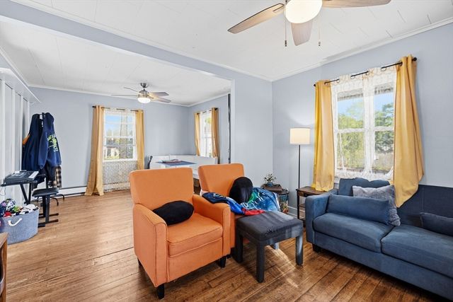 67 Hope St, Acushnet, MA 02743