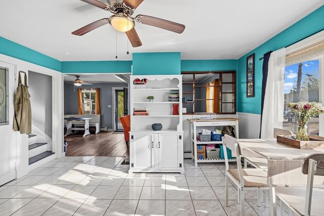 67 Hope St, Acushnet, MA 02743
