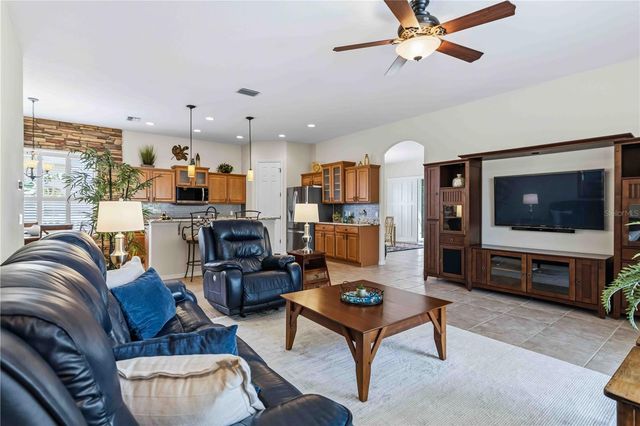 7915 EDMONSTON CIRCLE, Bradenton, FL 34201