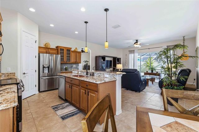 7915 EDMONSTON CIRCLE, Bradenton, FL 34201