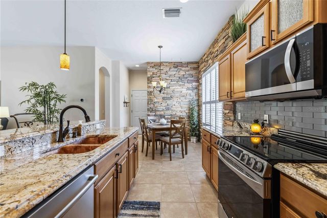 7915 EDMONSTON CIRCLE, Bradenton, FL 34201