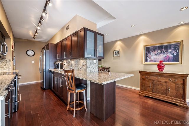 3180 N Lake Shore Drive 5E, Chicago, IL 60657