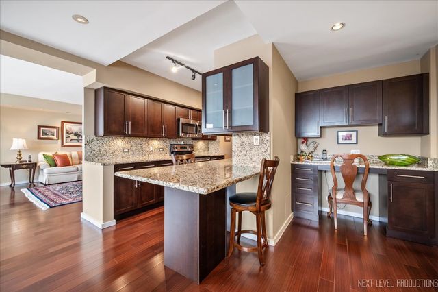 3180 N Lake Shore Drive 5E, Chicago, IL 60657