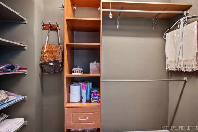 3180 N Lake Shore Drive 5E, Chicago, IL 60657