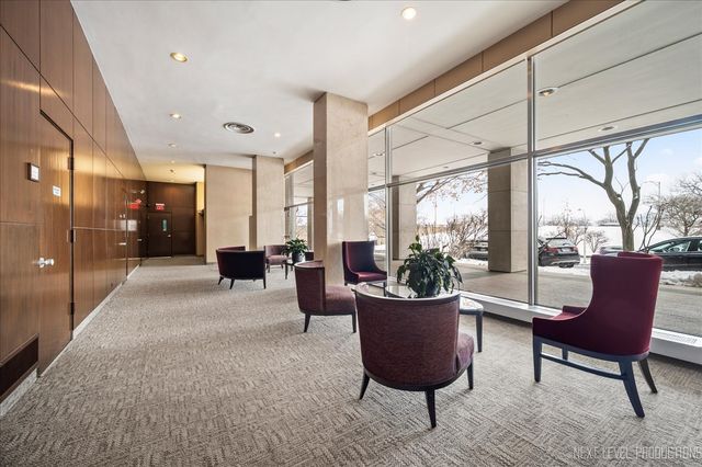 3180 N Lake Shore Drive 5E, Chicago, IL 60657