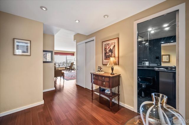 3180 N Lake Shore Drive 5E, Chicago, IL 60657