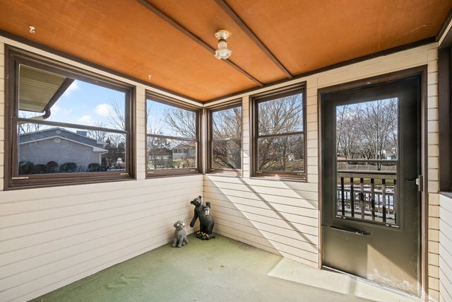 4480 Thornbark Drive, Hoffman Estates, IL 60192