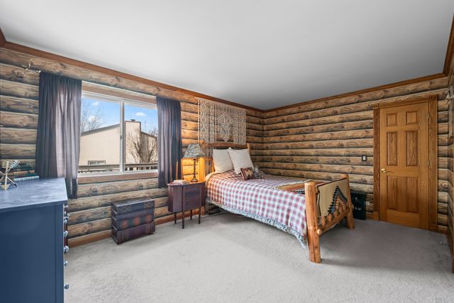 4480 Thornbark Drive, Hoffman Estates, IL 60192