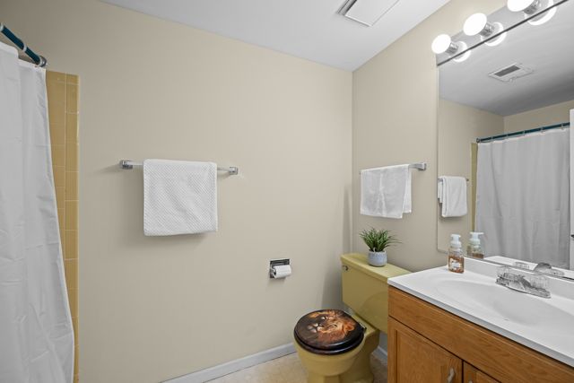 4480 Thornbark Drive, Hoffman Estates, IL 60192