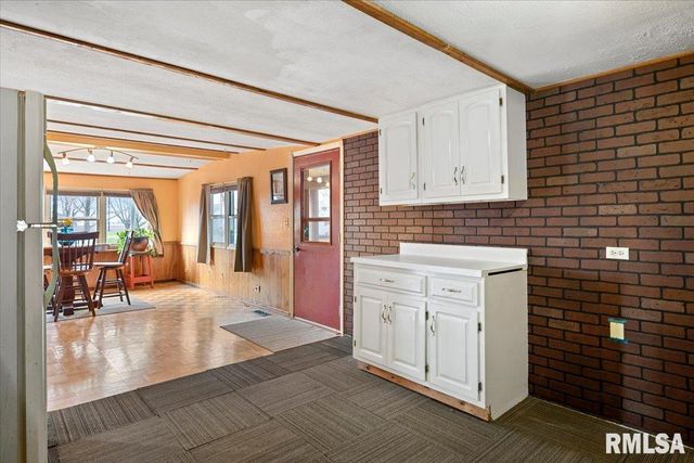 406 S BENTON Street, New Berlin, IL 62670