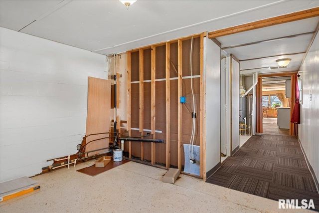 406 S BENTON Street, New Berlin, IL 62670