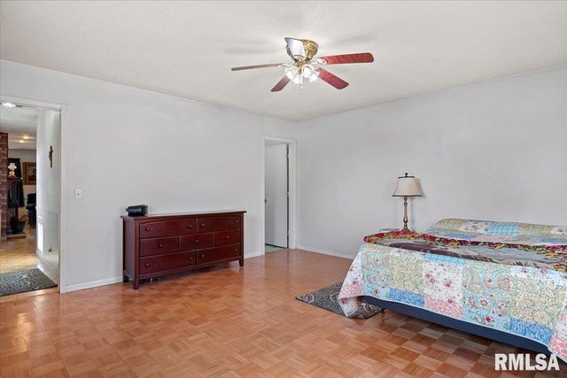 406 S BENTON Street, New Berlin, IL 62670