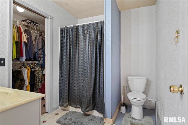 406 S BENTON Street, New Berlin, IL 62670