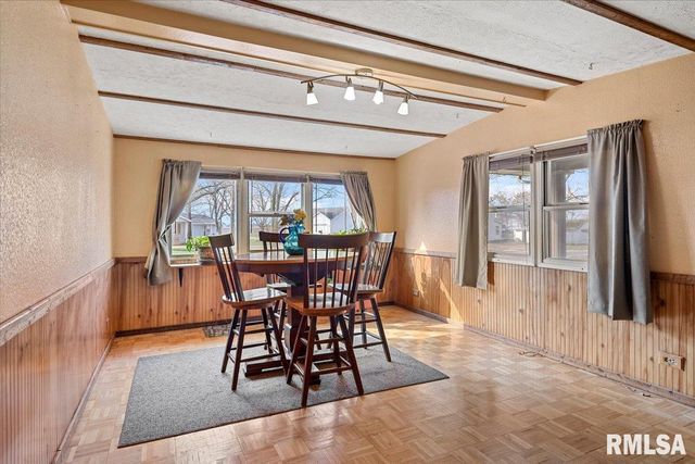 406 S BENTON Street, New Berlin, IL 62670