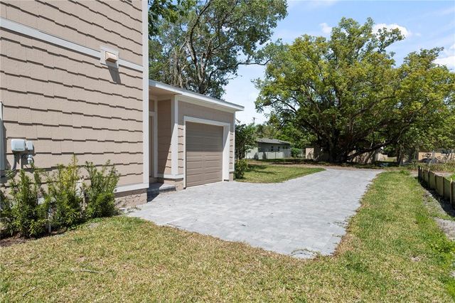 805 S LOCUST AVENUE, Sanford, FL 32771