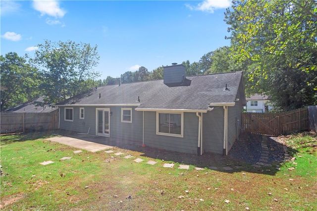 1971 Marshes Glenn Drive, Norcross, GA 30071