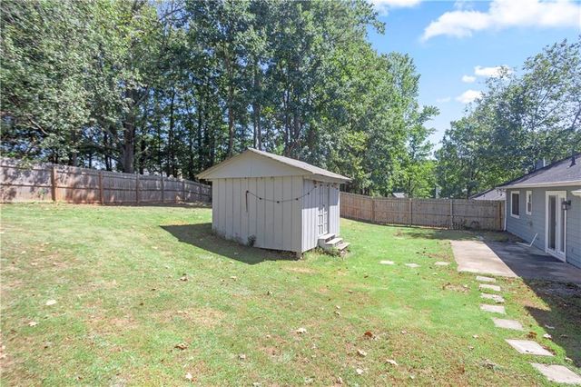 1971 Marshes Glenn Drive, Norcross, GA 30071
