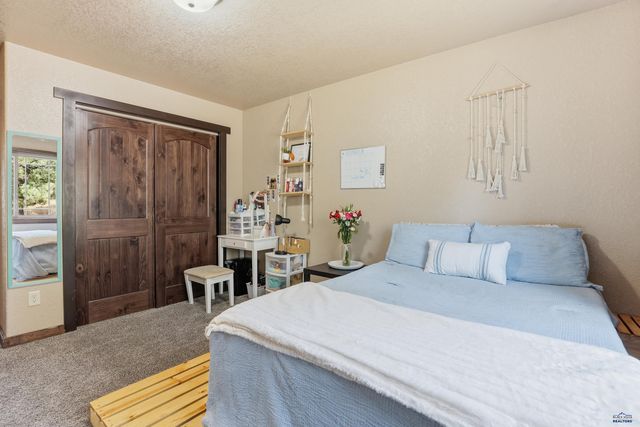 24636 CROOKED CANYON RD, Hermosa, SD 57744