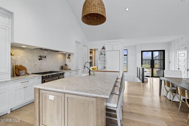 5822 Watermill Court, Monclova, OH 43542