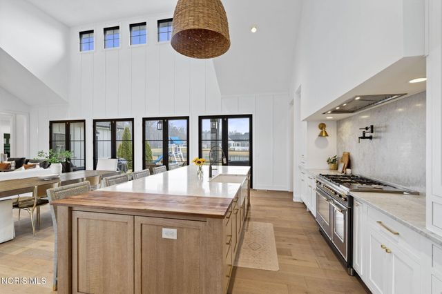 5822 Watermill Court, Monclova, OH 43542